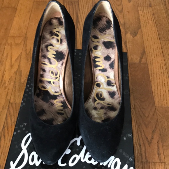 Sam Edelman-Yasmine Black Suede Heels - Picture 3 of 4